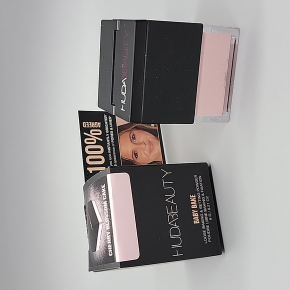 Huda Beauty Baby Bake Loose Powder - Picture 11 of 11